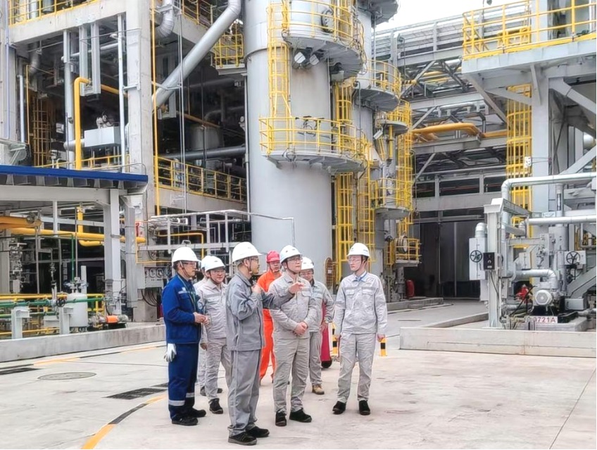 孟陳周一行到巴斯夫湛江一體化基地項目合成氣裝置帶班檢查